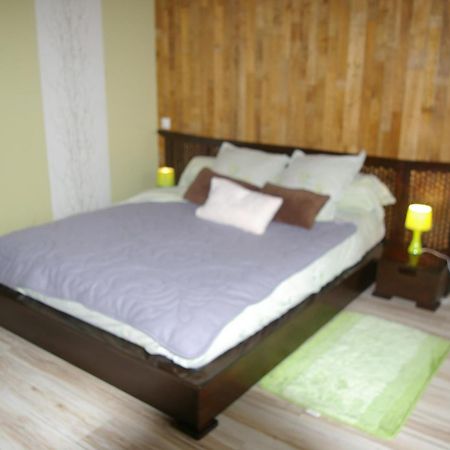 Gite Au Chalet Laferté-sur-Aube Cameră foto