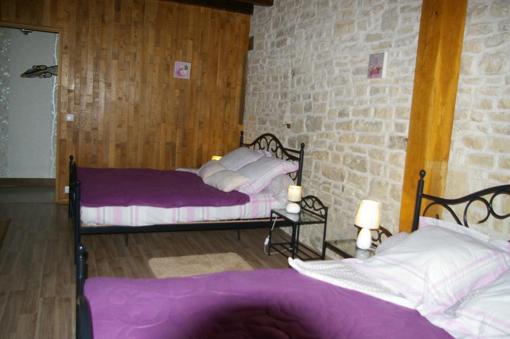 Gite Au Chalet Laferté-sur-Aube Cameră foto